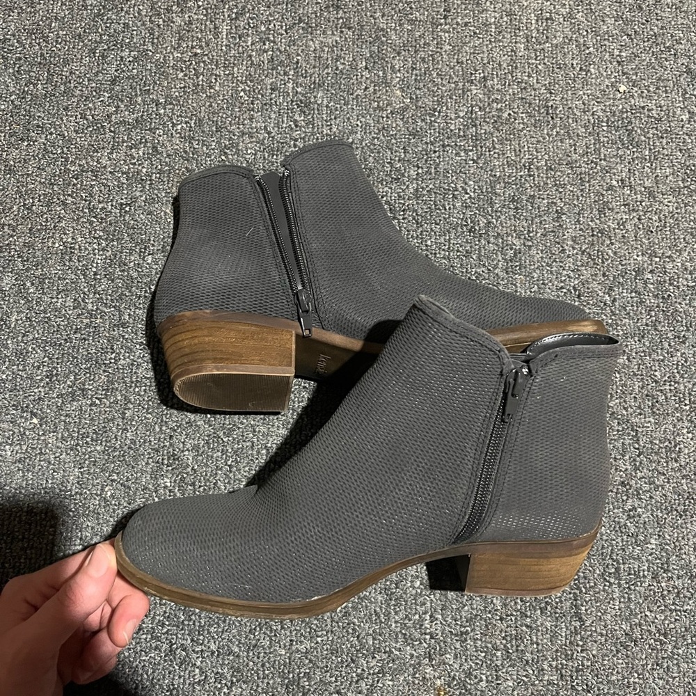 Women’s dress shoes